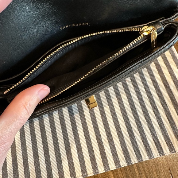 Tory Burch Kira Chain Wallet black with gold hardware with dust bag LIKE NEW - Picture 9 of 16